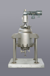 Immobilized enzyme reaction separator (solid-solid-liquid separator)